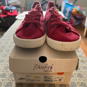 Red blowfish sneakers